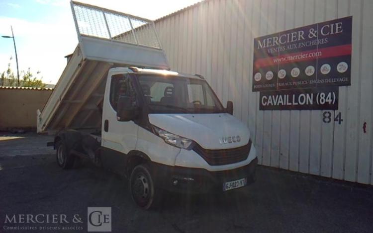 IVECO 35-140 BENNE SIMPLE CABINE COFFRE BLANC GJ-023-VT