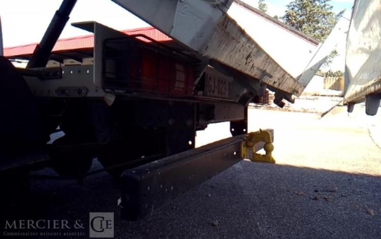 IVECO 35-140 BENNE SIMPLE CABINE COFFRE BLANC GJ-023-VT