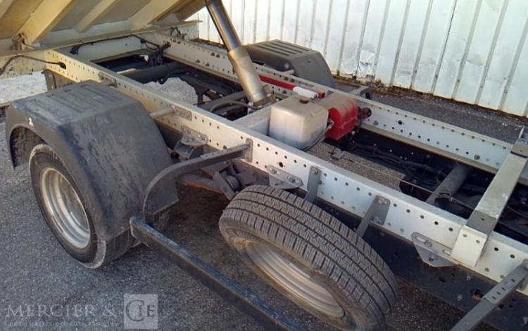 IVECO 35-140 BENNE SIMPLE CABINE COFFRE BLANC GJ-023-VT