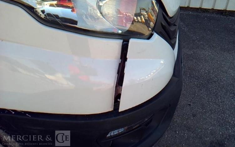 IVECO 35-140 BENNE SIMPLE CABINE COFFRE BLANC GJ-023-VT