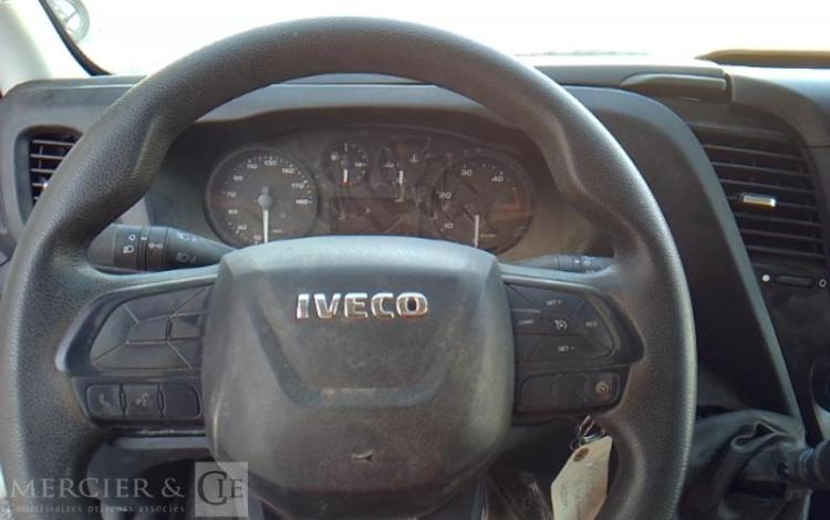 IVECO 35-140 BENNE SIMPLE CABINE COFFRE BLANC GJ-023-VT