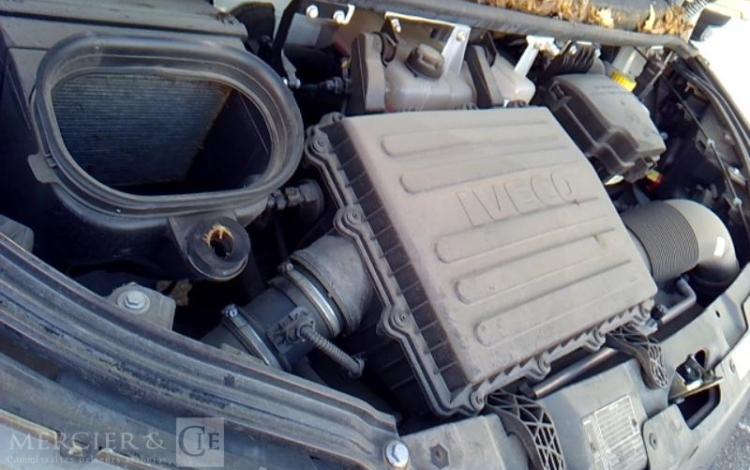 IVECO 35-140 BENNE SIMPLE CABINE COFFRE BLANC GJ-023-VT