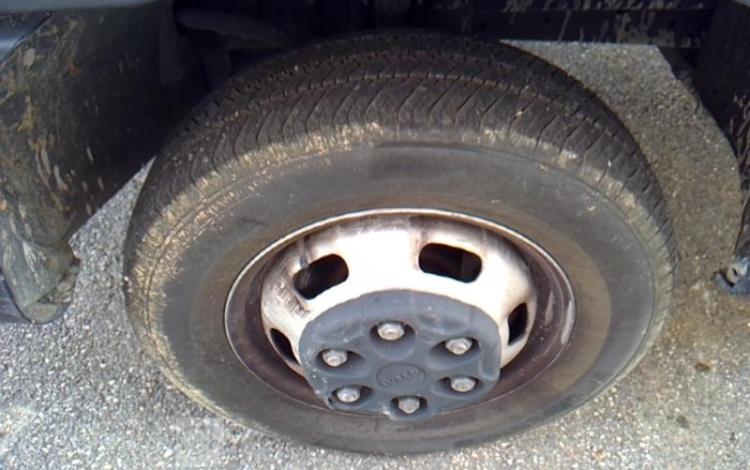 IVECO 35-140 BENNE SIMPLE CABINE COFFRE BLANC GJ-023-VT