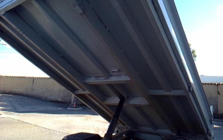 IVECO 35-140 BENNE SIMPLE CABINE COFFRE BLANC GJ-023-VT