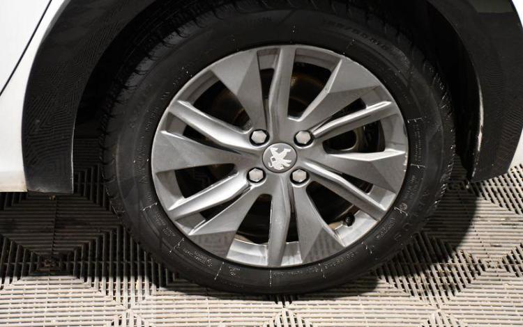 PEUGEOT e-208 STYLE BLANC GL-958-LF