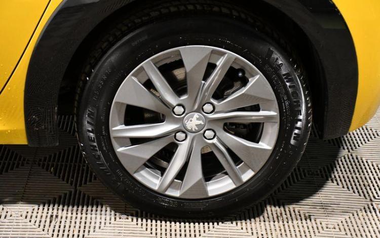 PEUGEOT e-208 STYLE JAUNE GM-088-NK