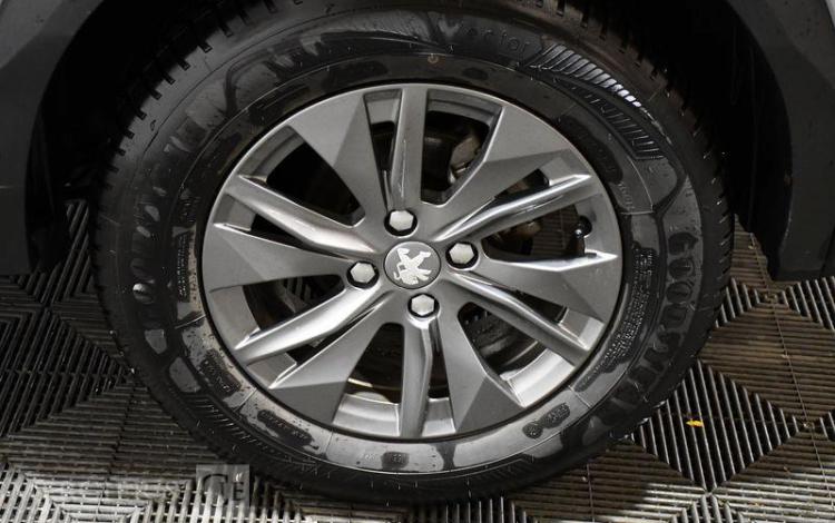 PEUGEOT 2008 ACTIVE PACK PURE TECH GRIS GM-653-LN