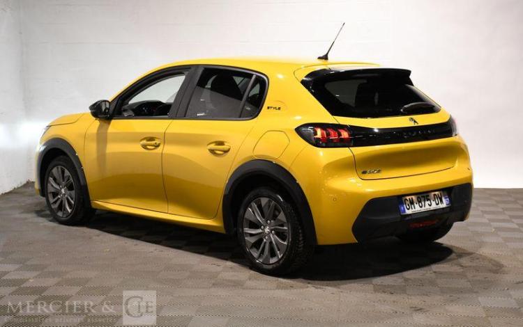 PEUGEOT e-208 135 50KWH STYLE JAUNE GM-875-DW