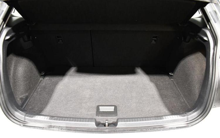 VOLKSWAGEN POLO 1.0 TSI 95 LIFE DSG GRIS GN-338-MC