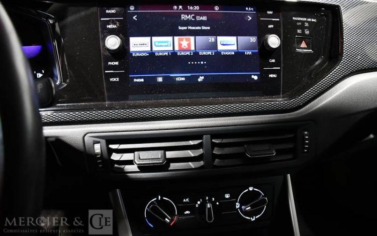 VOLKSWAGEN POLO 1.0 TSI 95 LIFE DSG GRIS GN-338-MC