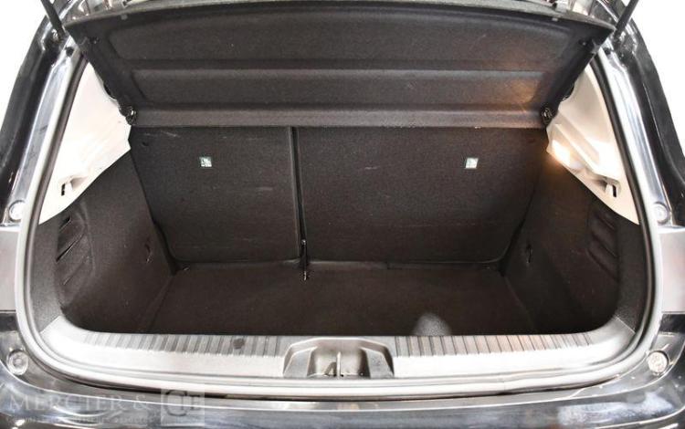 RENAULT CLIO NOIR GN-574-ZF