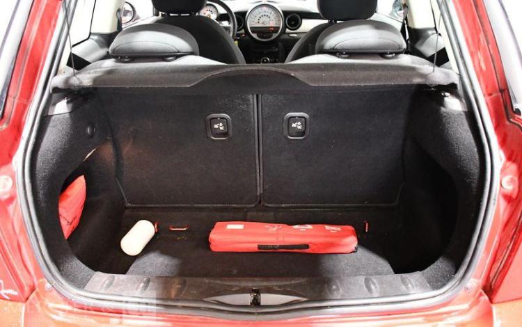 MINI COOPER 1,6 D 110 COOPER ROUGE GP-889-BH