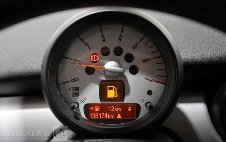 MINI COOPER 1,6 D 110 COOPER ROUGE GP-889-BH