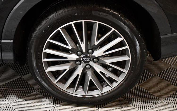 AUDI Q3 NOIR GQ-356-WS