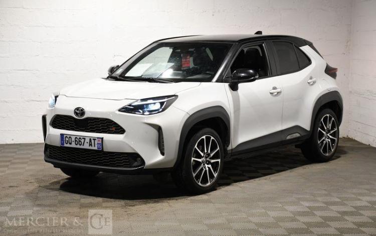 TOYOTA YARIS CROSS GRIS GQ-667-AT