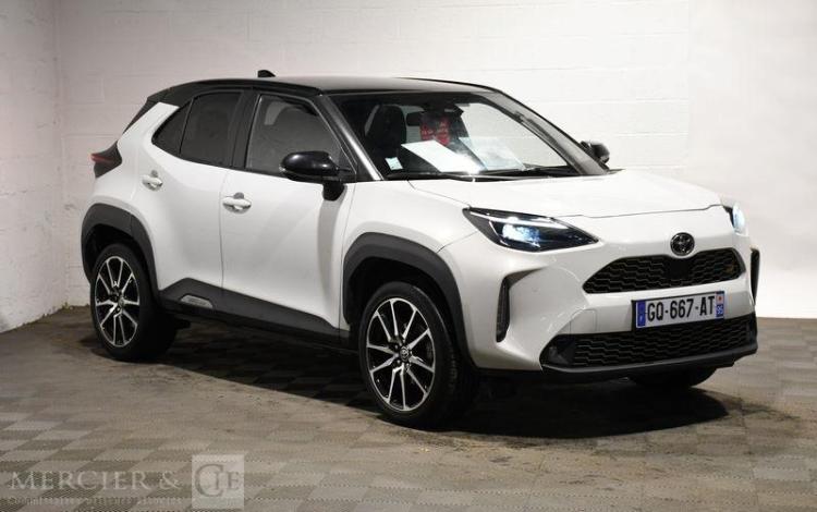 TOYOTA YARIS CROSS GRIS GQ-667-AT