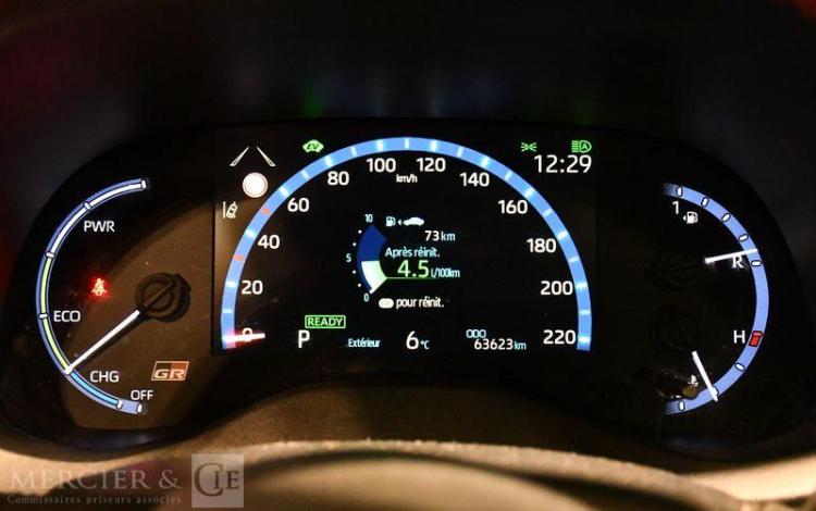 TOYOTA YARIS CROSS GRIS GQ-667-AT