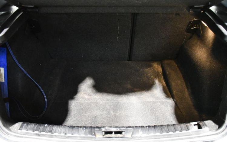 BMW SERIE 1 GRIS GQ-672-QG