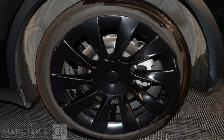 TESLA MODEL Y 515 82KWH GRANDE-AUTONOMIE DUAL-MOTOR 4WD NOIR GQ-725-QT