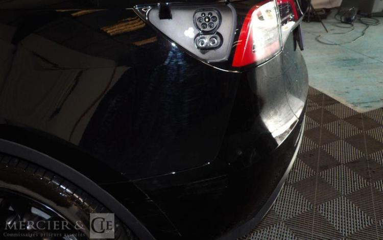 TESLA MODEL Y 515 82KWH GRANDE-AUTONOMIE DUAL-MOTOR 4WD NOIR GQ-725-QT