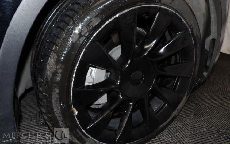 TESLA MODEL Y 515 82KWH GRANDE-AUTONOMIE DUAL-MOTOR 4WD NOIR GQ-725-QT