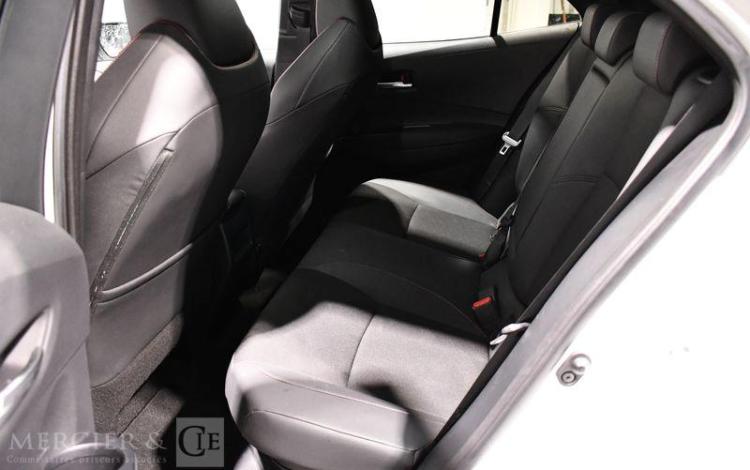 TOYOTA COROLLA BLANC GR-098-RD