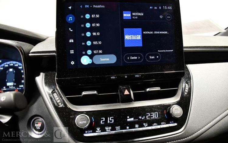 TOYOTA COROLLA BLANC GR-098-RD