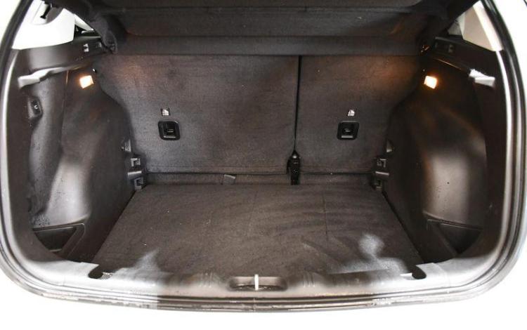 JEEP COMPASS BLANC GS-322-FH