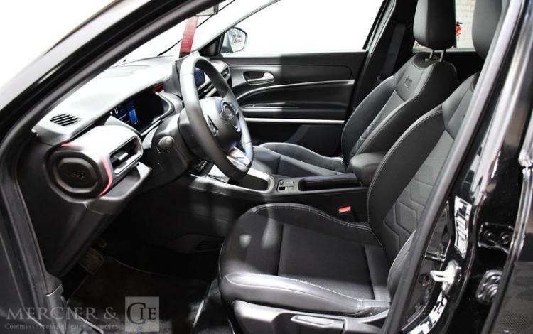 JEEP AVENGER BEV 115kw ALTITUDE NOIR GS-516-BL