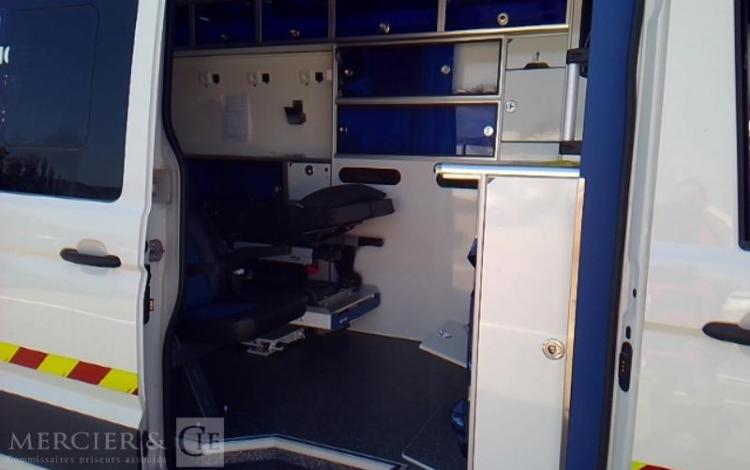 VOLKSWAGEN CRAFTER VAN 3T5 TDI 177CV AMBULANCE BLANC GT-966-QE