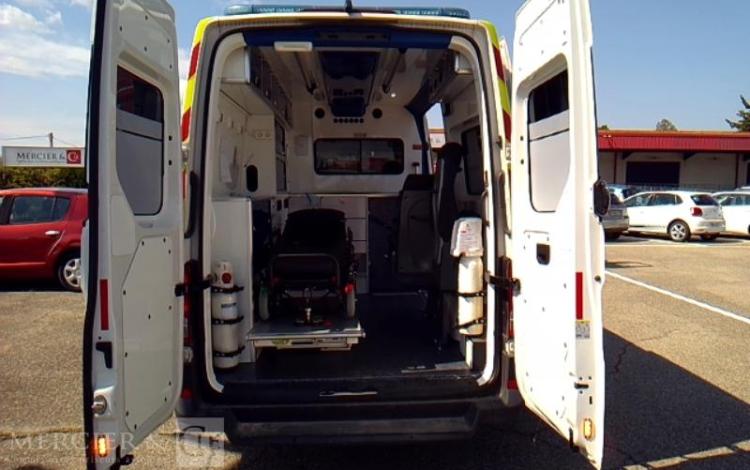 VOLKSWAGEN CRAFTER VAN 3T5 TDI 177CV AMBULANCE BLANC GT-966-QE