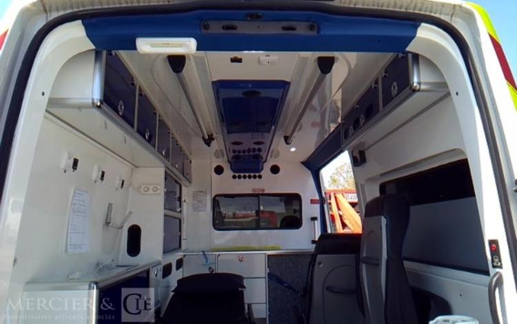 VOLKSWAGEN CRAFTER VAN 3T5 TDI 177CV AMBULANCE BLANC GT-966-QE