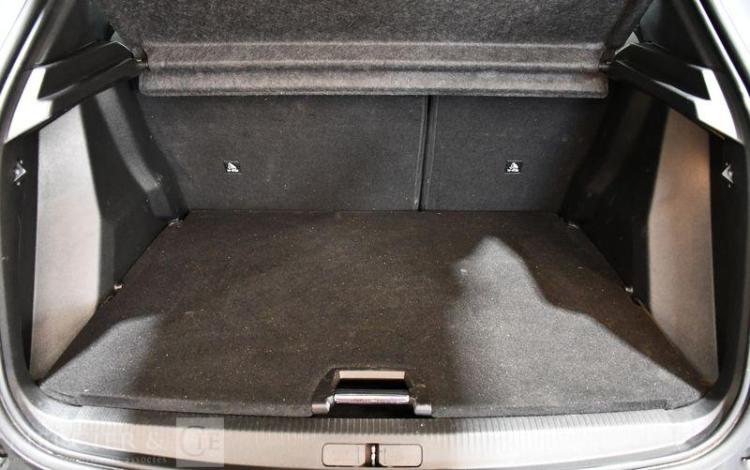 PEUGEOT 2008 ALLURE PURE TECH BLANC GV-228-ZW