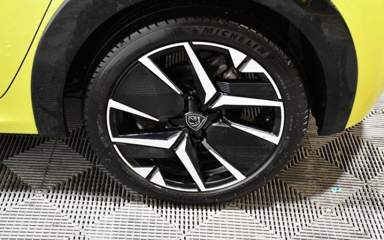 PEUGEOT 208 GT HYBRID 136 e- VERT GW-989-RQ