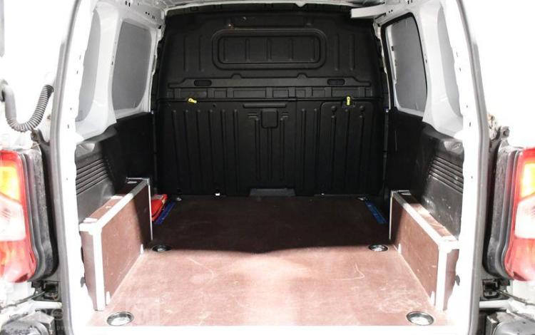 PEUGEOT PARTNER BLANC GX-987-SP