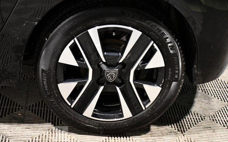 PEUGEOT 208 STE BUSINESS R 1.2 100CV S&S NOIR GY-054-NE