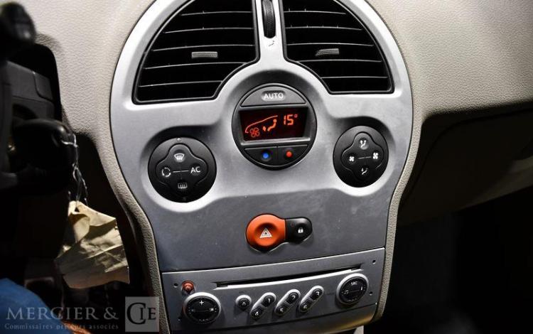 RENAULT MODUS 1.6 115 TECH-RUN ESP BVA GRIS GY-390-RD