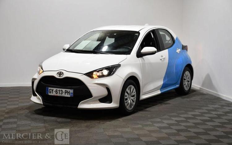 TOYOTA YARIS A,E NG 120 VVT-I DYNAMIC MY 22 BLANC/BLEU GY-613-PH