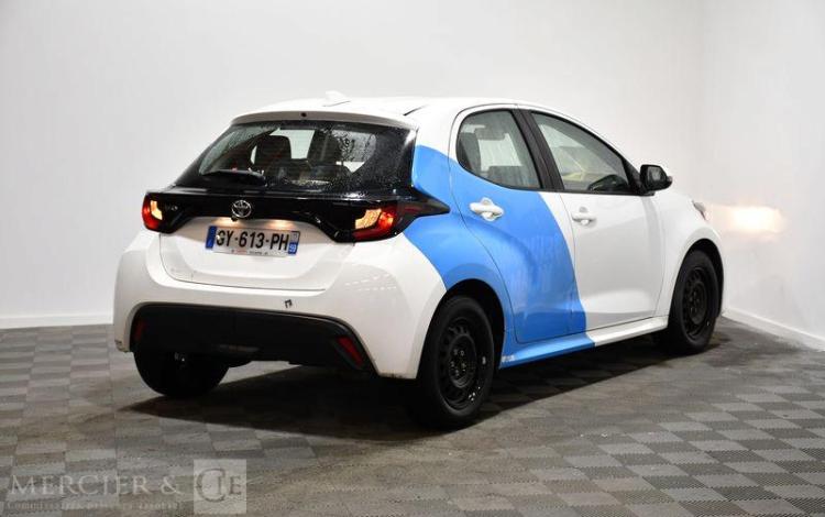 TOYOTA YARIS A,E NG 120 VVT-I DYNAMIC MY 22 BLANC/BLEU GY-613-PH
