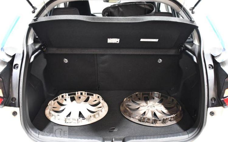 TOYOTA YARIS A,E NG 120 VVT-I DYNAMIC MY 22 BLANC/BLEU GY-613-PH