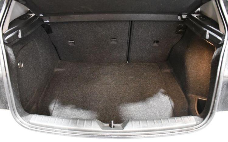 BMW SERIE 1 1,6 116 I 135 LOUNGE BLANC GY-809-ZR