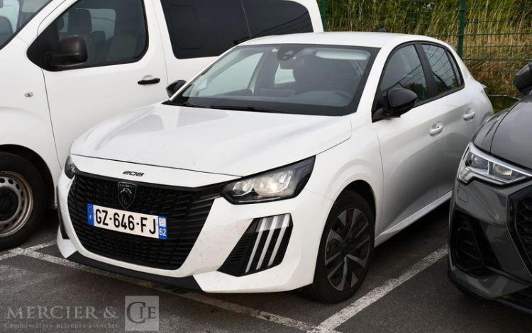 PEUGEOT 208 STE 1.2 HYBRID 100ch PREMIUM e-DCS6 BLANC GZ-646-FJ