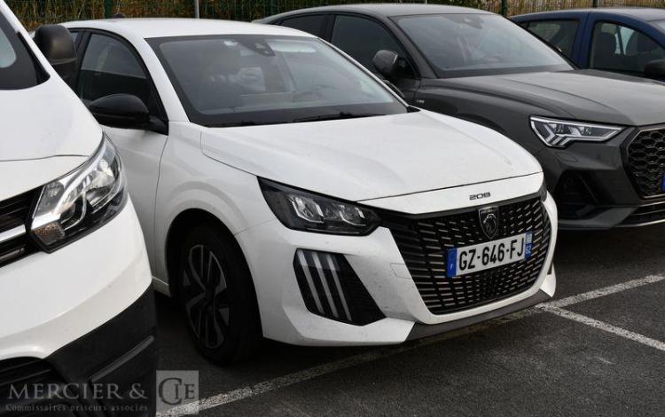 PEUGEOT 208 STE 1.2 HYBRID 100ch PREMIUM e-DCS6 BLANC GZ-646-FJ