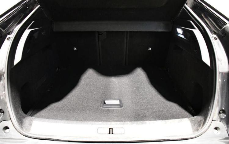 PEUGEOT 3008 NOIR HC-139-LP