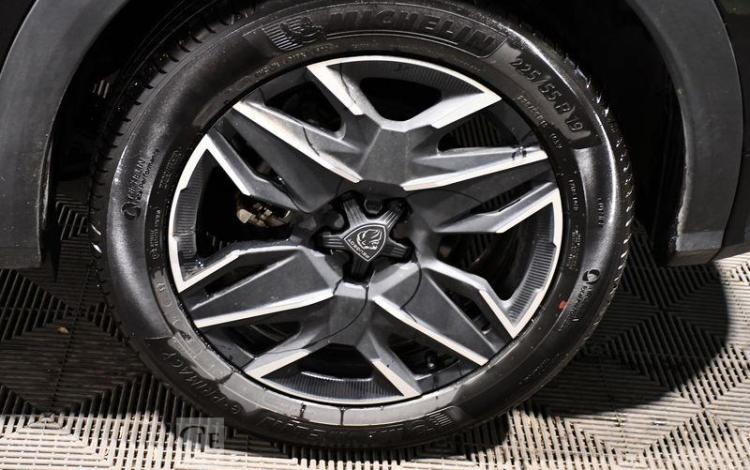 PEUGEOT 3008 NOIR HC-139-LP