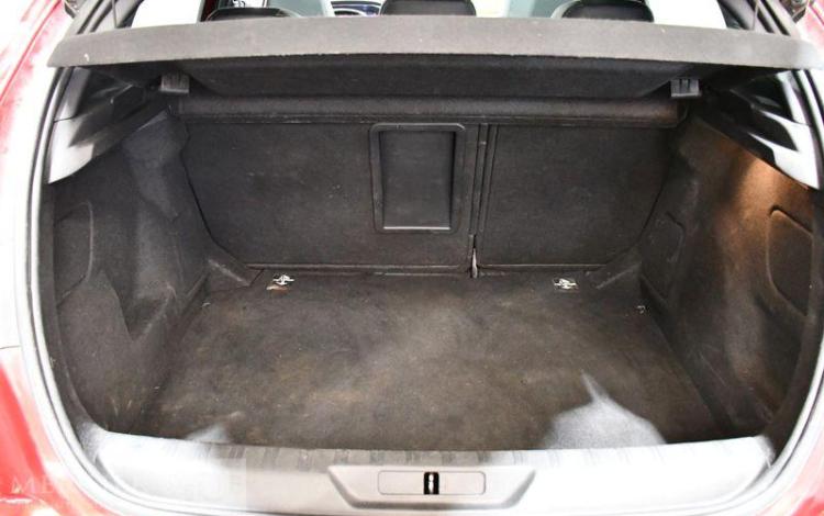 PEUGEOT 308 1,5 HDI 130CH GT ROUGE HF-351-MC