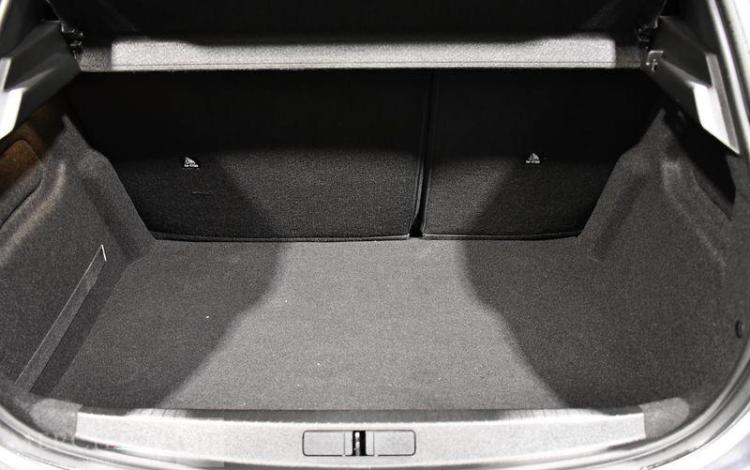 PEUGEOT 208 1.2 PURETECH 100 ALLURE PACK GRIS PZ2M286