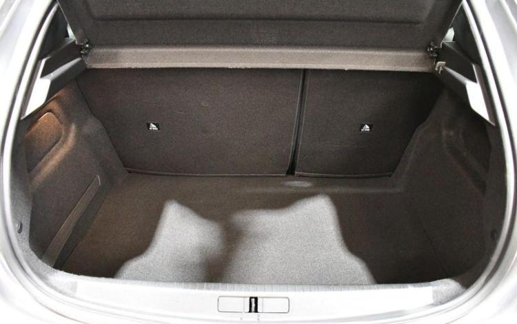 PEUGEOT 208 GRIS PZ2X751