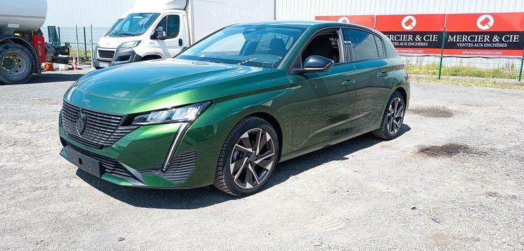 PEUGEOT 308 1.2 PURETECH 130 ALLURE PACK EAT – ESSENCE 22523 KMS – ANNEE 2023 VERT PZ3G370