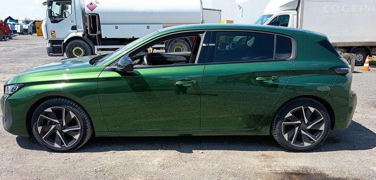 PEUGEOT 308 1.2 PURETECH 130 ALLURE PACK EAT – ESSENCE 22523 KMS – ANNEE 2023 VERT PZ3G370